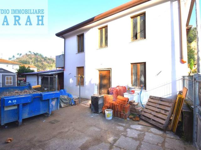 Casa indipendente in vendita a Camaiore LU