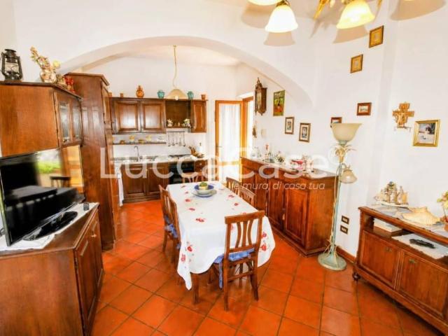 Casa indipendente in vendita a Camaiore via Livorno, Lido Di Camaiore