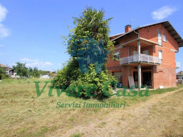 Casa indipendente in vendita a Camburzano via Provinciale, 55