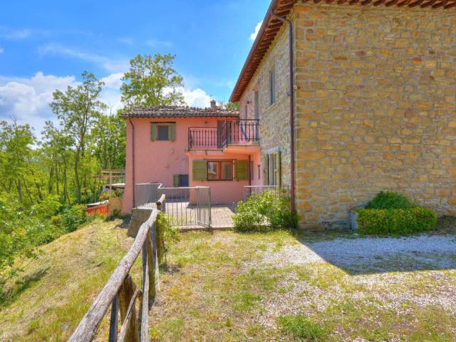 Casa indipendente in vendita a Camerino MC