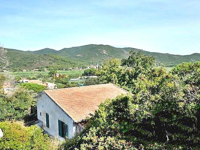 CASA INDIPENDENTE in VENDITA a CAMPO NELL'ELBA di 4 vani