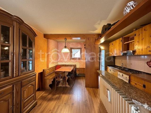 Casa indipendente in vendita a Campodolcino via Pietra, 33