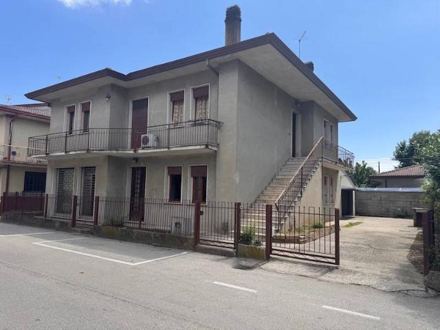 Casa indipendente in vendita a Campolongo Maggiore VE