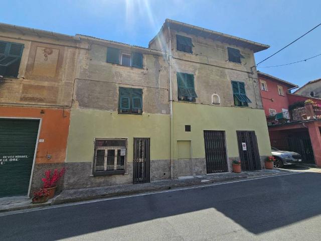 Casa indipendente in vendita a Campomorone GE