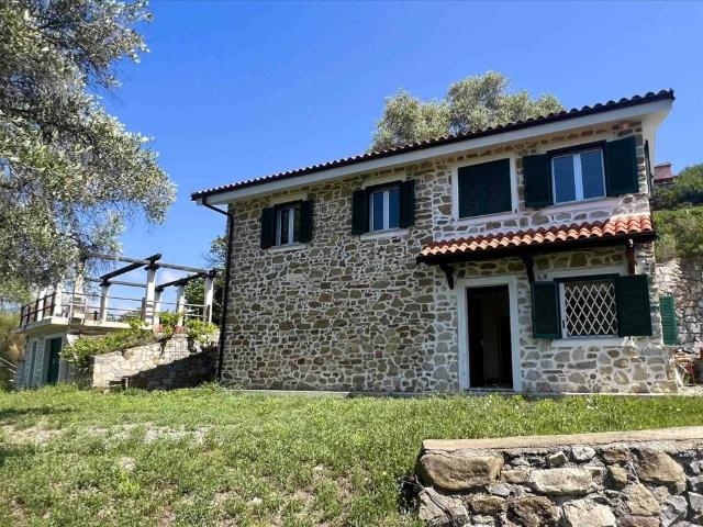 Casa indipendente in vendita a Camporosso IM