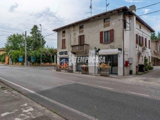 Casa indipendente in vendita a Campegine RE