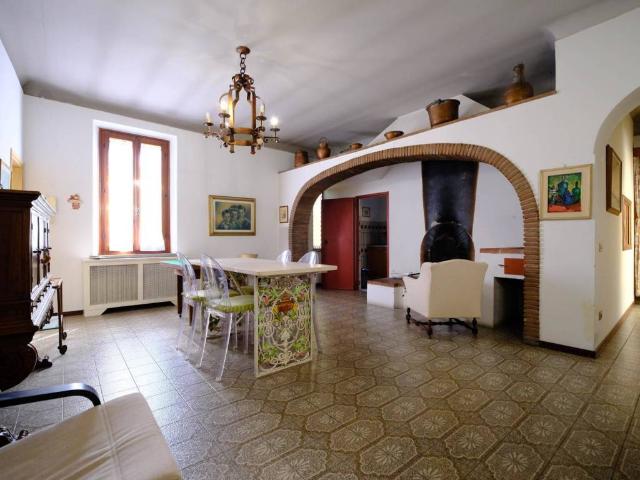 Casa indipendente in vendita a Campi Bisenzio FI