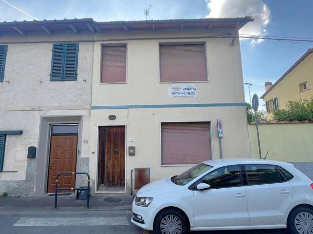 Casa indipendente in vendita a Campi Bisenzio FI