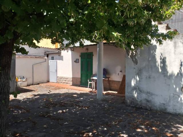 Casa indipendente in vendita a Campi Bisenzio FI