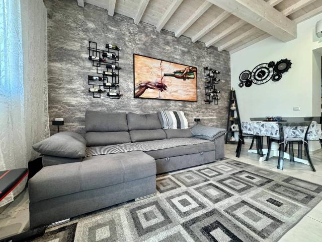Casa indipendente in vendita a Campi Bisenzio FI