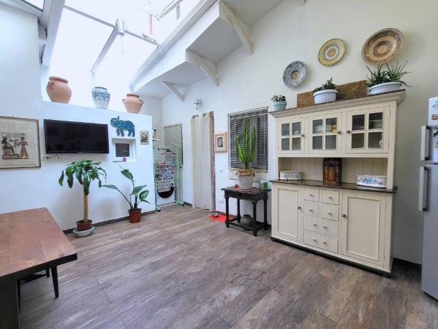 Casa indipendente in vendita a Campi Bisenzio FI