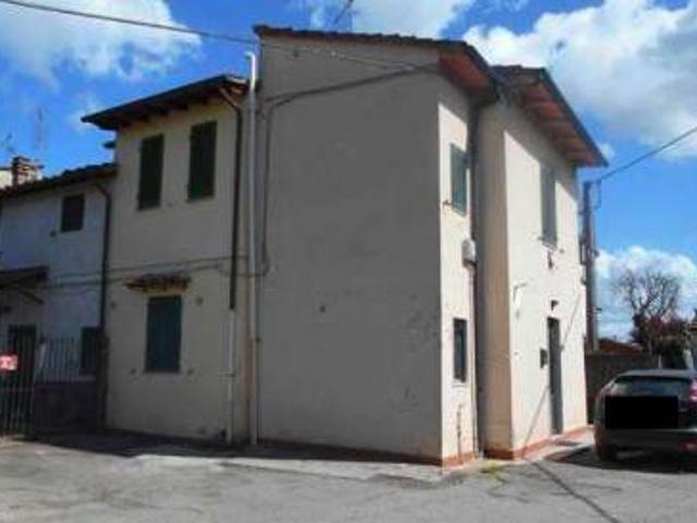 Casa indipendente in vendita a Campi Bisenzio FI