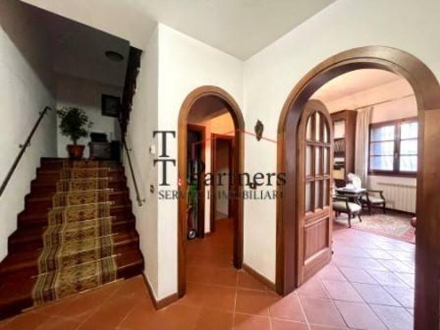 Casa indipendente in vendita a Campi Bisenzio FI