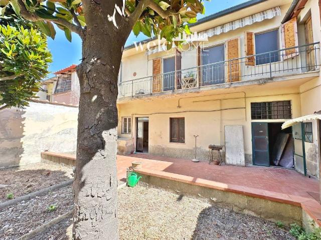 Casa indipendente in vendita a Campi Bisenzio FI