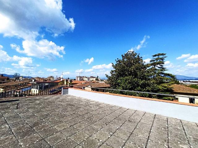Casa indipendente in vendita a Campi Bisenzio FI