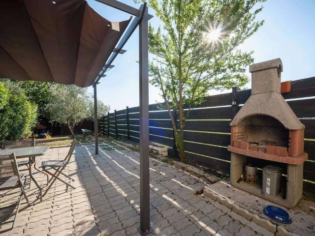Casa indipendente in vendita a Campi Bisenzio FI