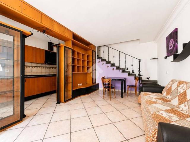Casa indipendente in vendita a Campi Bisenzio FI