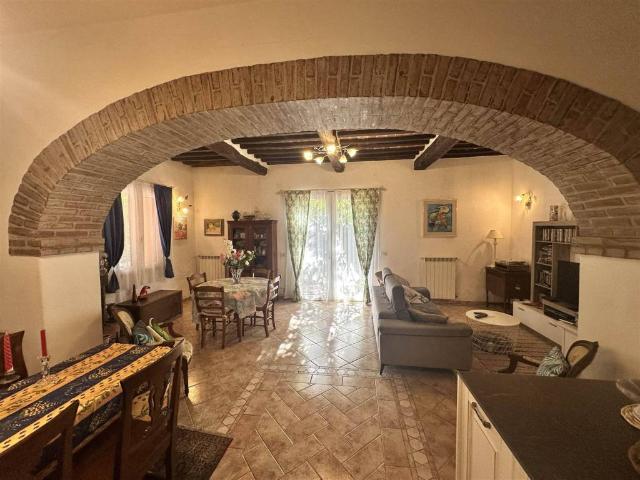 Casa indipendente in vendita a Campiglia Marittima LI