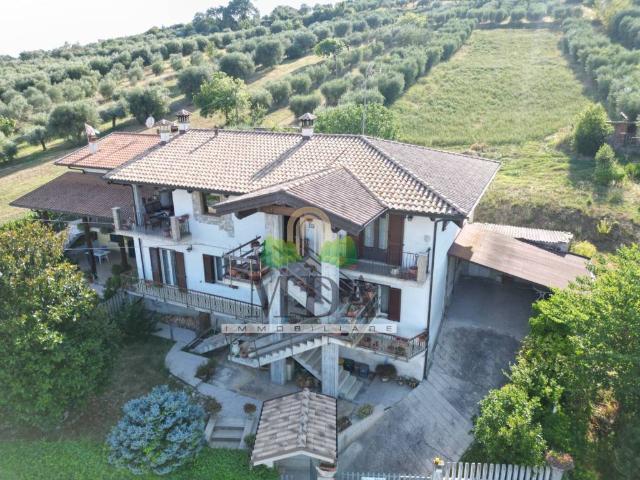 Casa indipendente in vendita a Campli TE