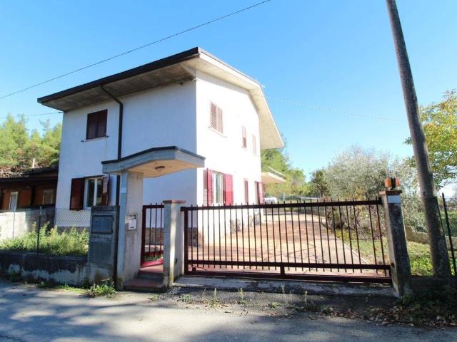 Casa indipendente in vendita a Campli TE