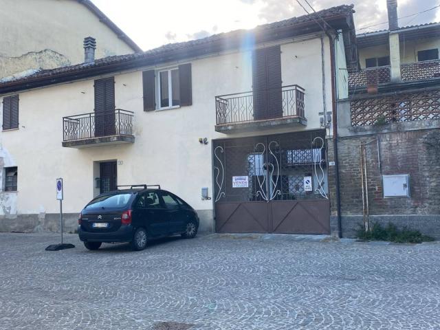 Casa indipendente in vendita a Canelli, Canelli Nizza Monferato