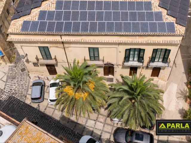Casa indipendente in vendita a Canicattì piazza 4 Novembre