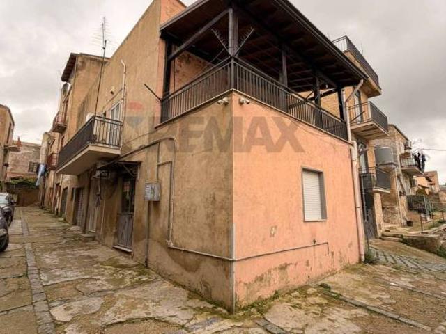 Casa indipendente in vendita a Canicattì via frate guidi, 2 4 6