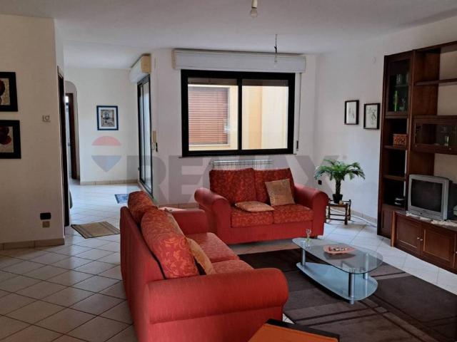 Casa indipendente in vendita a Canicattini Bagni SR