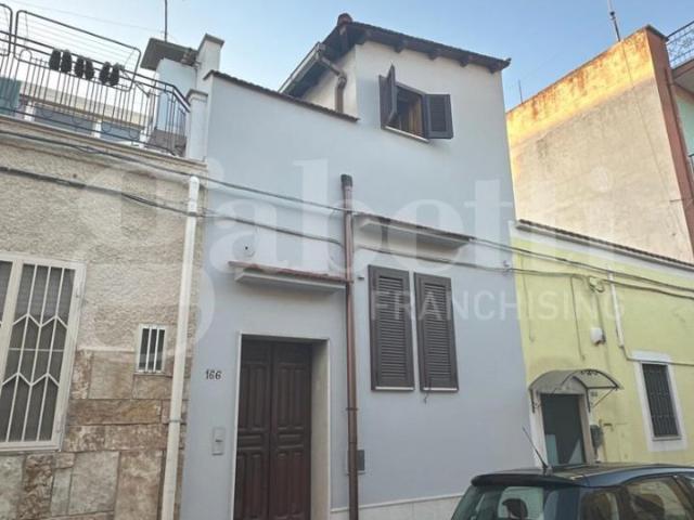 Casa indipendente in vendita a Canosa Di Puglia