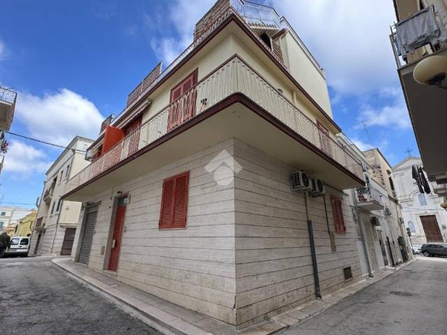 Casa indipendente in vendita a Canosa di Puglia via Giosuè Carducci, 17
