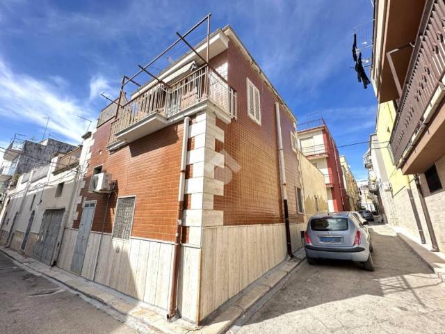 Casa indipendente in vendita a Canosa di Puglia BT