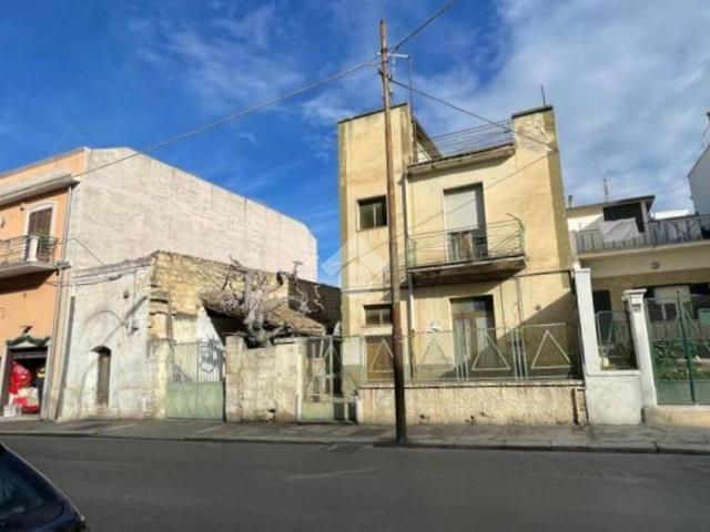 Casa indipendente in vendita a Canosa di Puglia BT