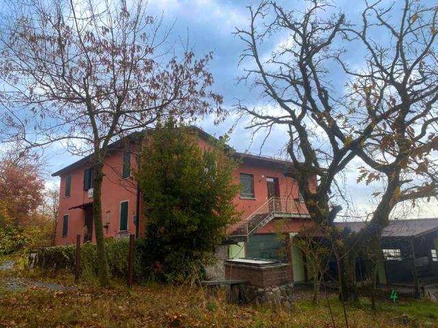 Casa indipendente in vendita a Canossa RE