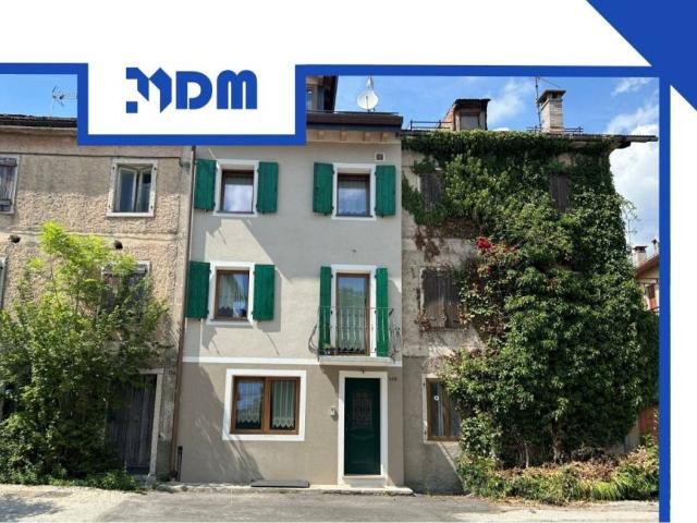 Casa indipendente in vendita a Canove di Roana via Dante Alighieri, Canove Di Roana