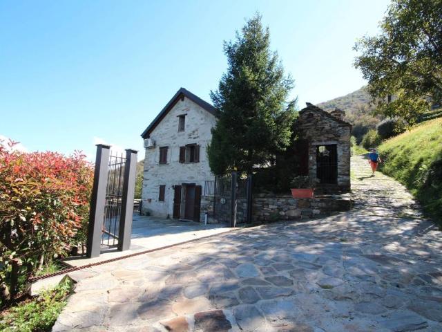 Casa indipendente in vendita a Cannobio VB
