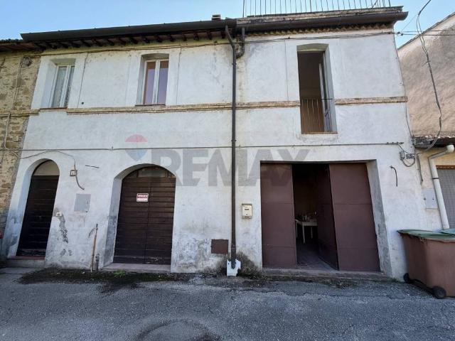 Casa indipendente in vendita a Cannara PG