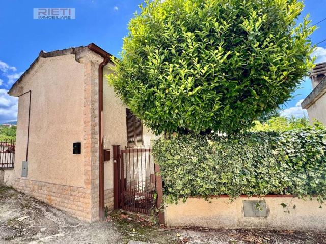 Casa indipendente in vendita a Cantalice RI