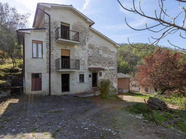 Casa indipendente in vendita a Cantalice RI