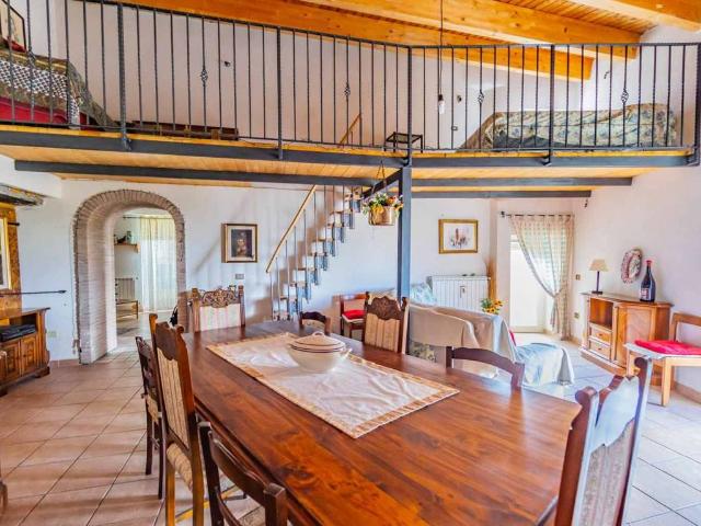 Casa indipendente in vendita a Cantalice RI