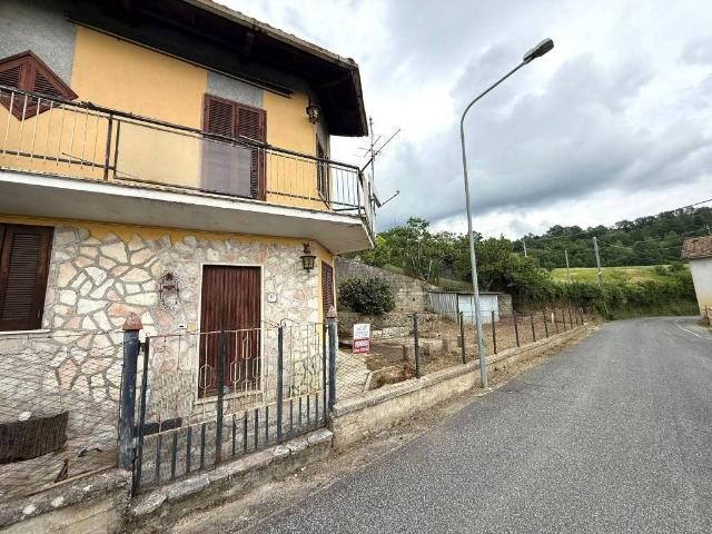 Casa indipendente in vendita a Cantalice RI
