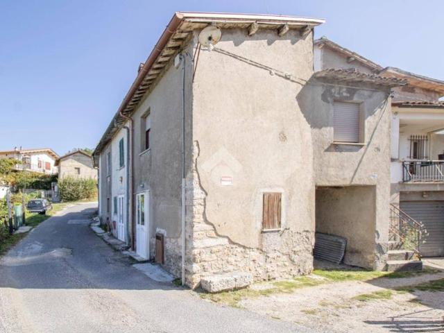 Casa indipendente in vendita a Cantalice RI