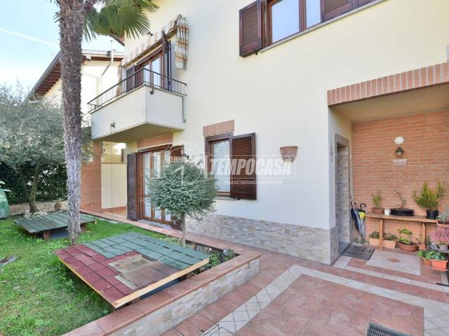 Casa indipendente in vendita a Cantù CO