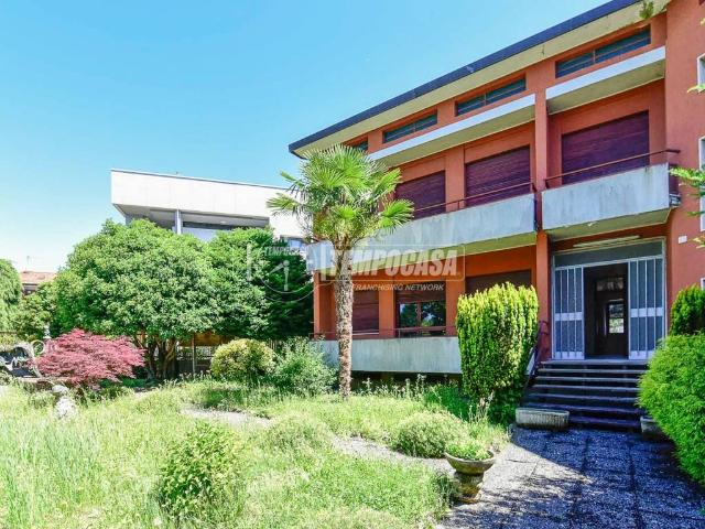 Casa indipendente in vendita a Cantù CO