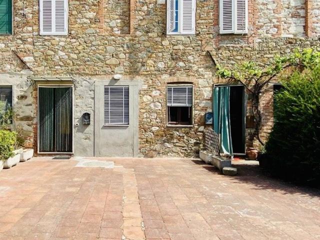 Casa indipendente in vendita a Capannori LU