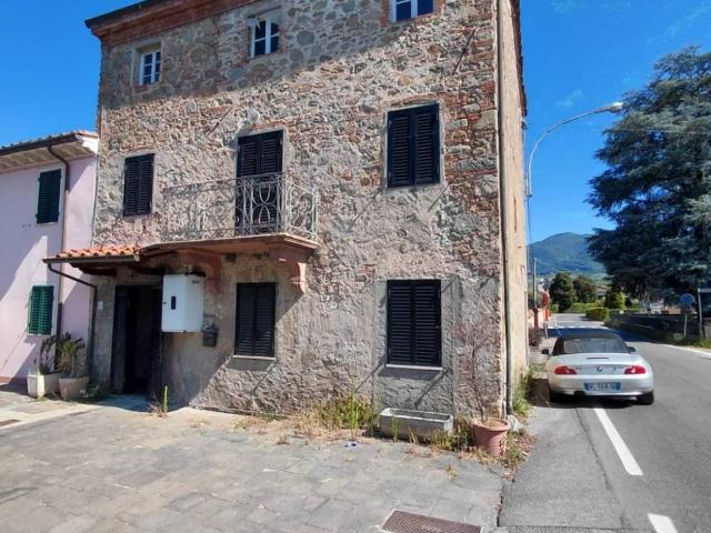 Casa indipendente in vendita a Capannori LU