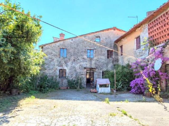 Casa indipendente in vendita a Capannori via Carlo Del Prete, Marlia