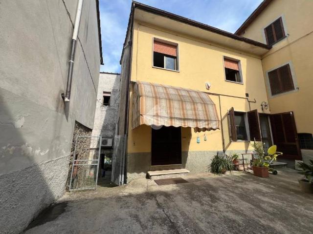 Casa indipendente in vendita a Capannori via ilio menicucci, 64, Petrognano San Gennaro