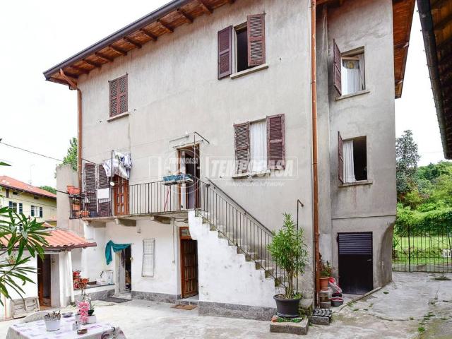 Casa indipendente in vendita a Capiago Intimiano CO