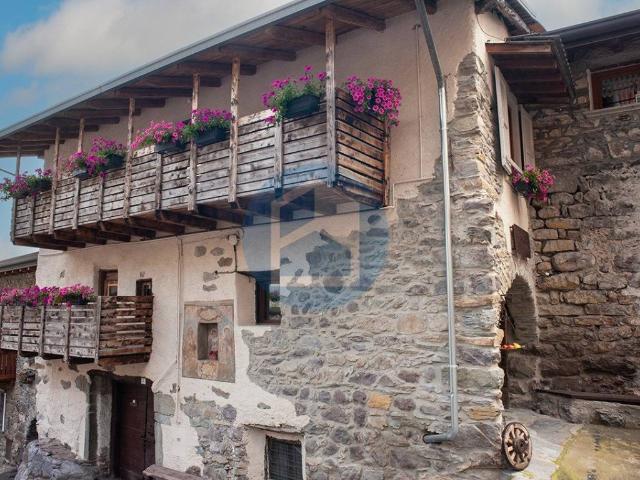 Casa indipendente in vendita a Capo di Ponte BS