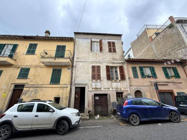 Casa indipendente in vendita a Capodimonte VT